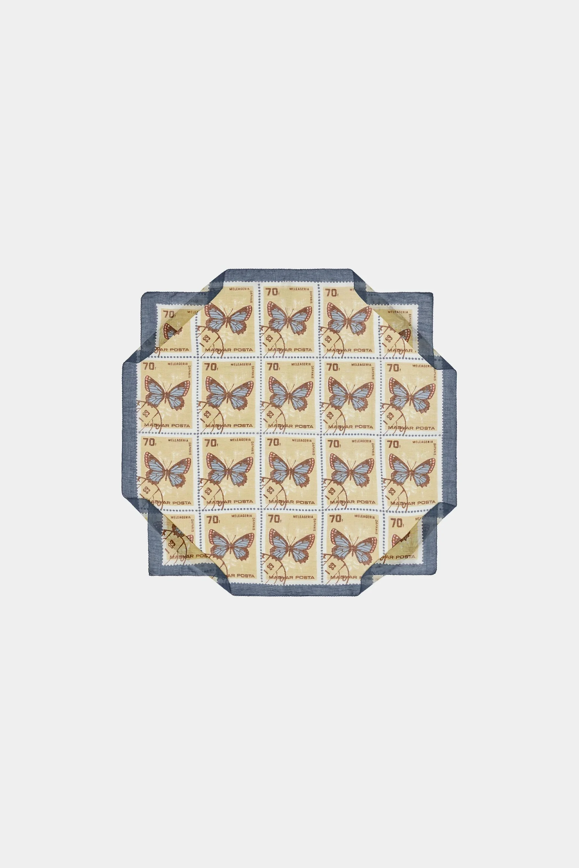 Epice-Scarf-Stamp-Butterfly-PS2664_F_Dune-357868-Manon-BIs.jpg