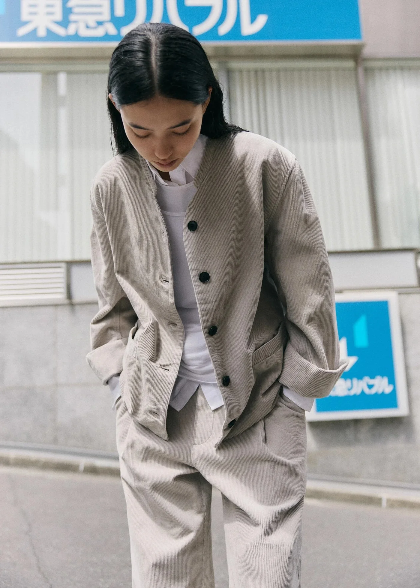 Aiayu-Angela-Jacket-Corduroy_Silver_manon-bis-D9.jpg