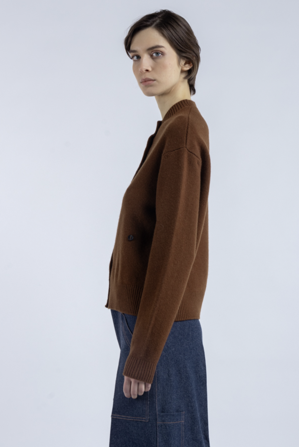 Phisique-du-role-25W267-fittable-jacket-in-compact-superfine-wool1-manon-bis.jpg.png