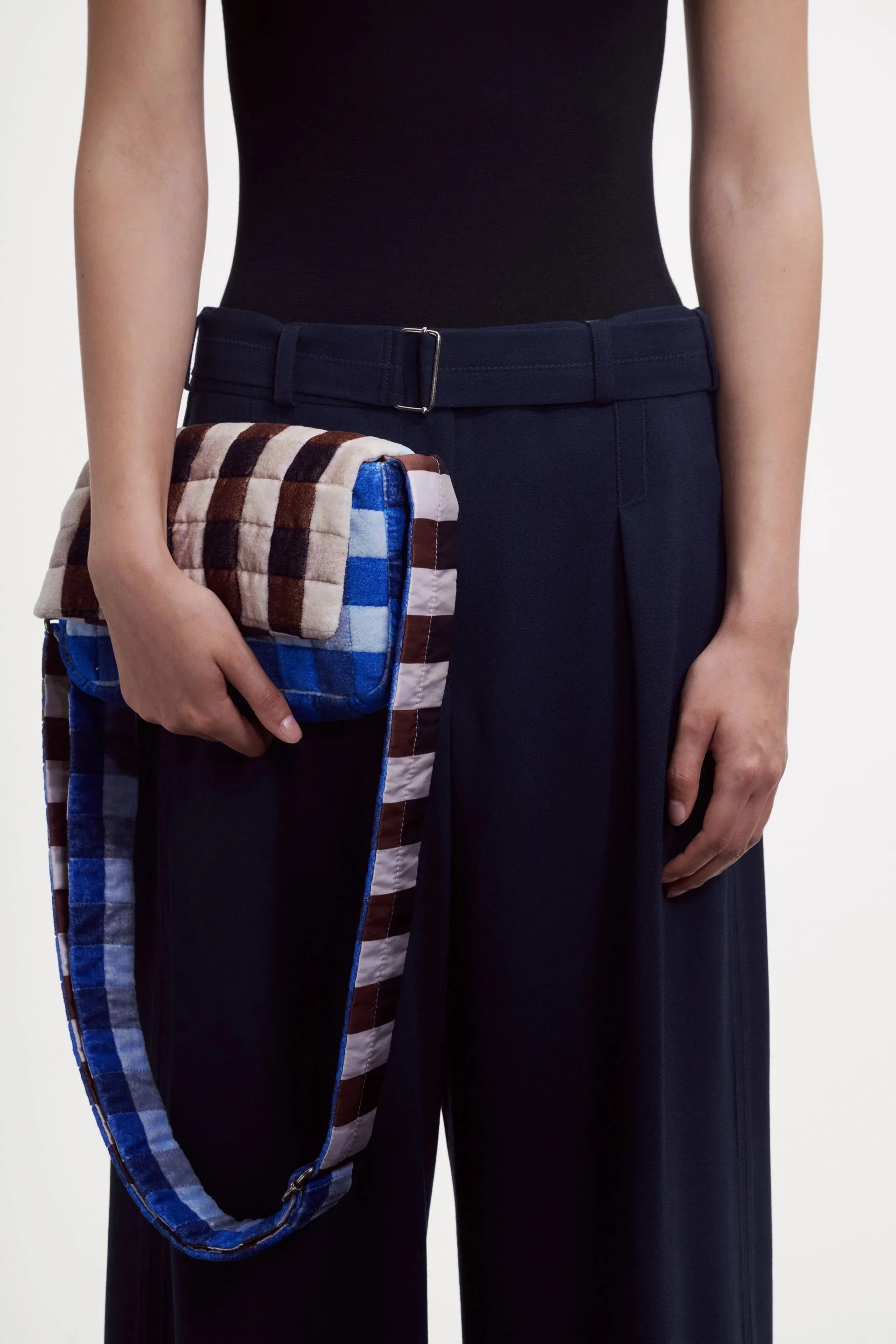 epice-CROSS-BODY_XS_2524B_brown-blue-C_manon-bis.jpg .jpg