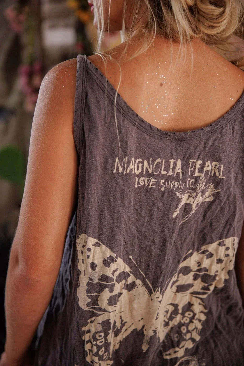 Magnolia-pearl-butterfly-totem-lana-tank-ozzy-5-manon-bis.jpg