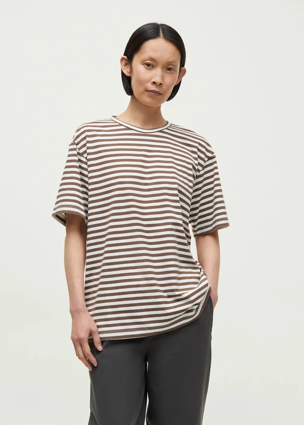 Aiayu-Classic-Circular-Tee-Striped_Mix-Coffee_manon-bis.jpg .jpg