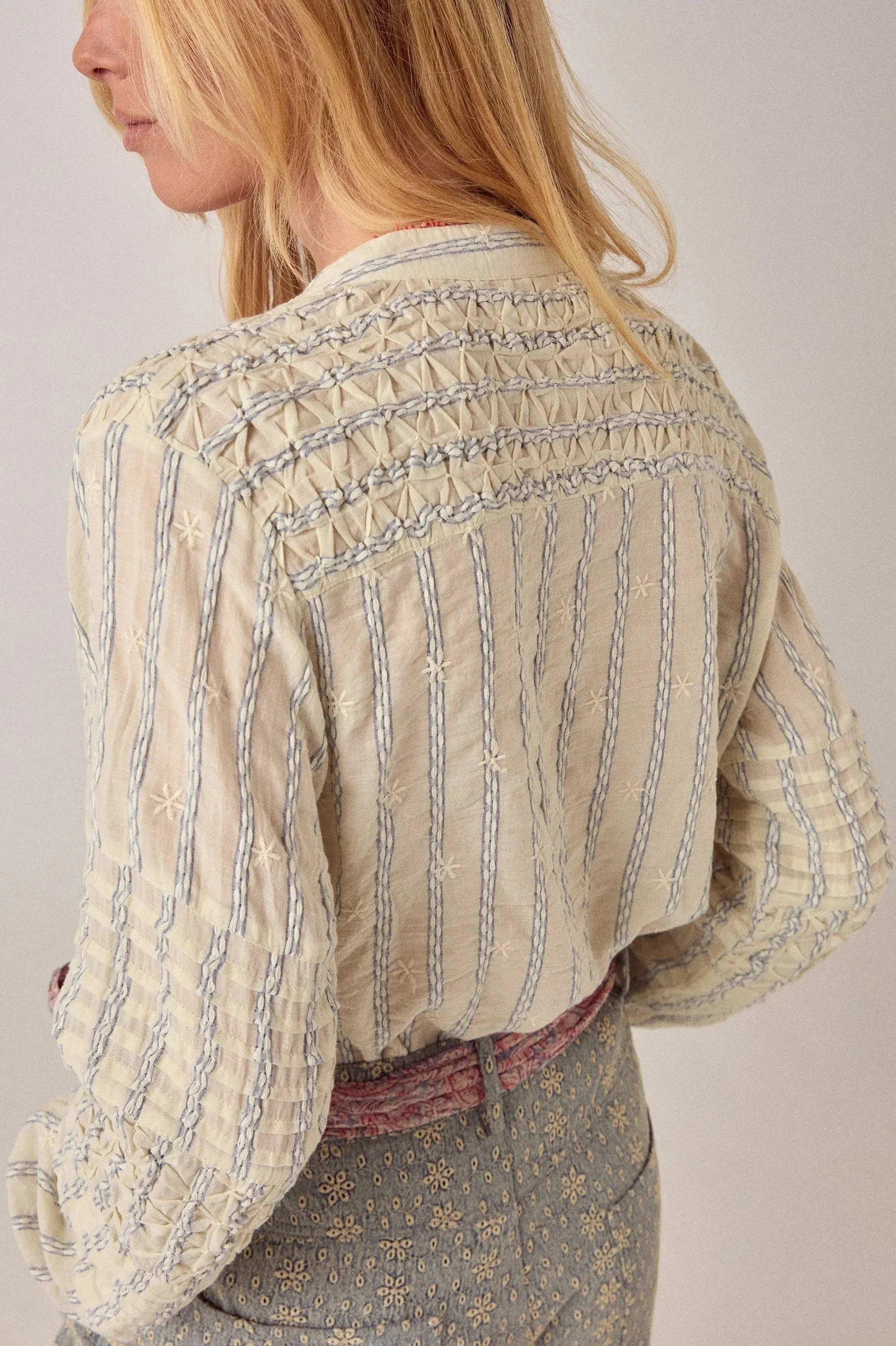 Maison-Hotel-Elta-Blouse-Cloud-Thread-5-manon-bis.jpg