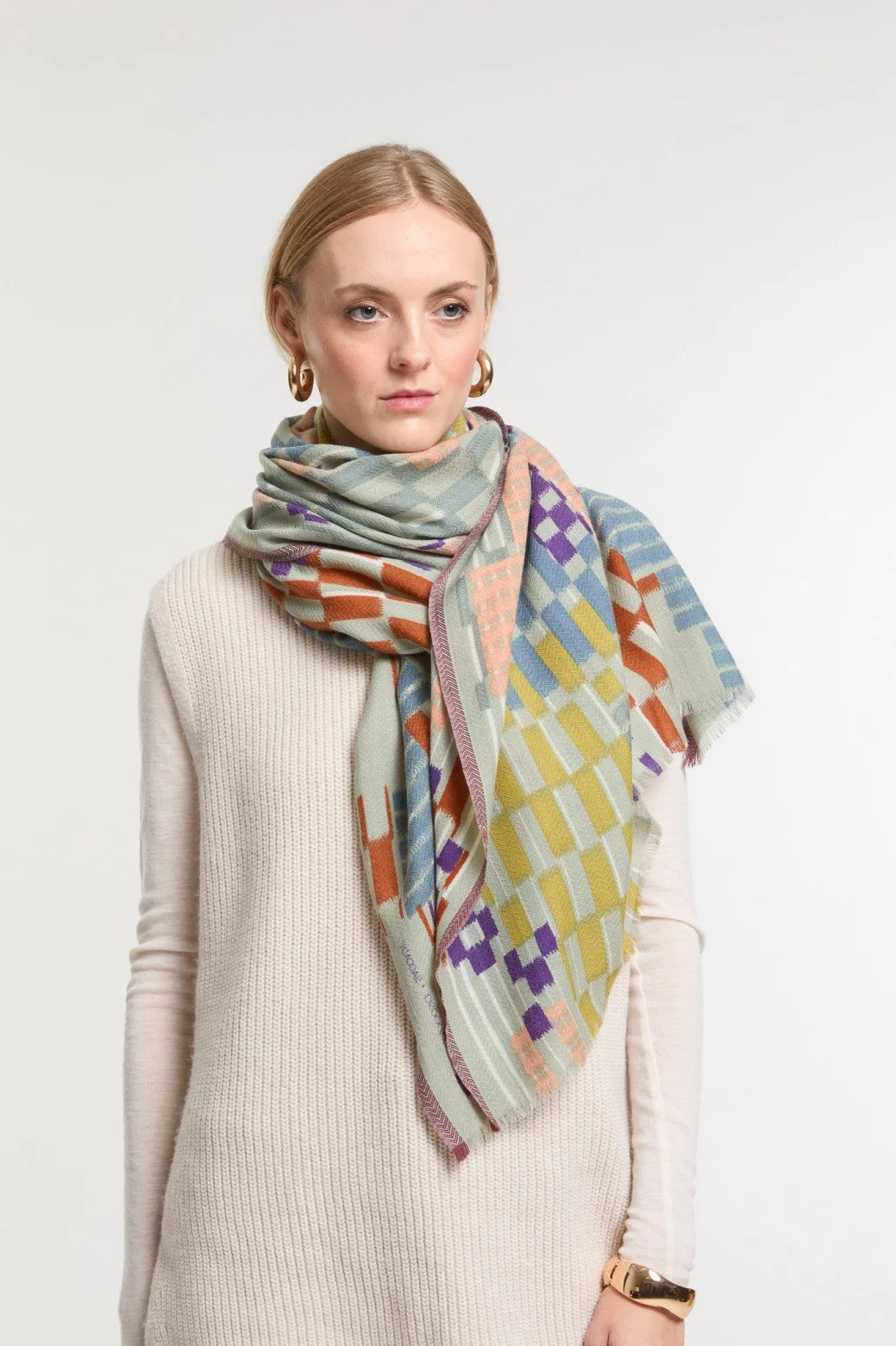 mapoesie-foulard-scarf-saccade-pastel-1-manon-bis-2.jpg