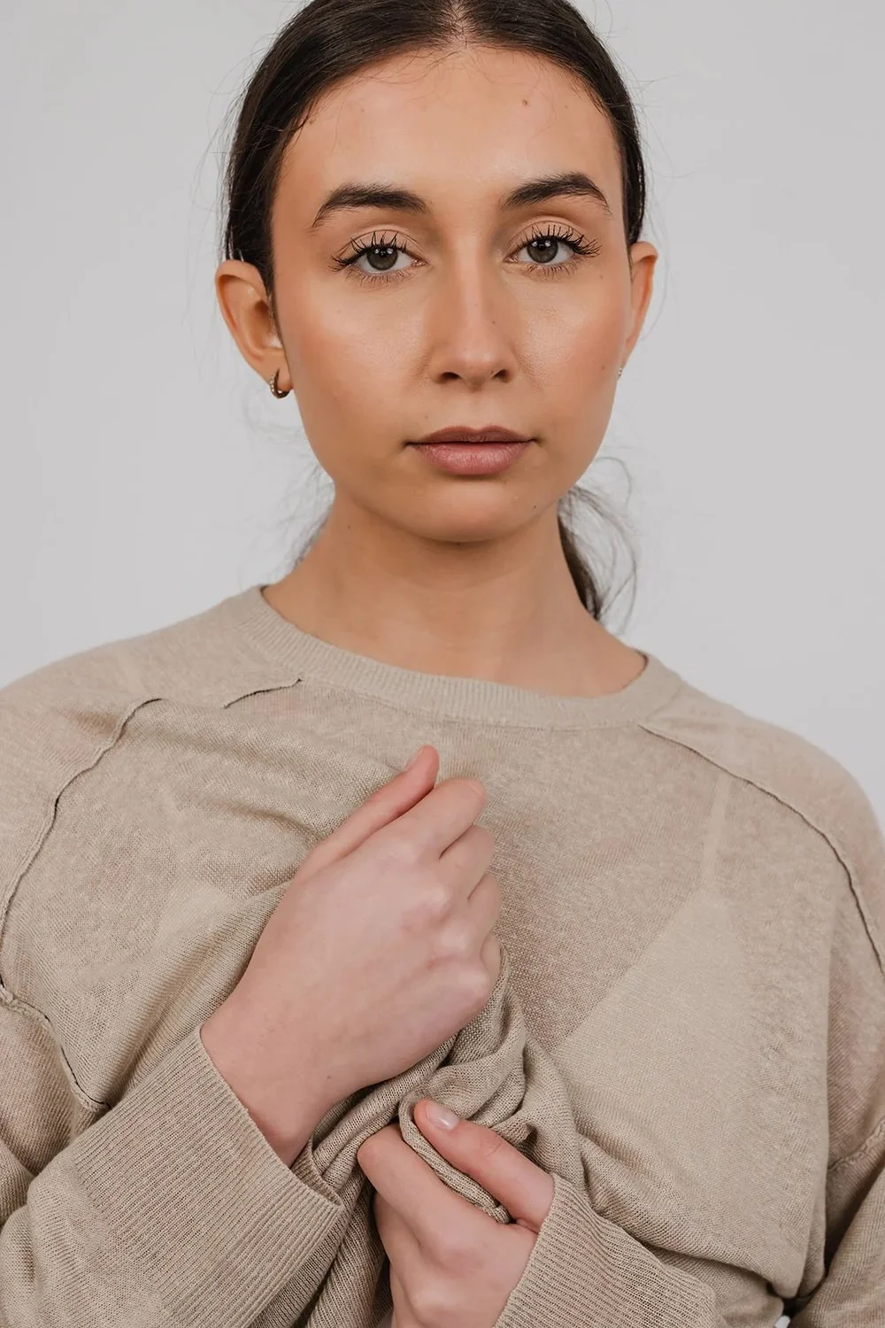 Vic-Bert-Ally-Linen-Knit-Stone-1-Manon-Bis.jpg