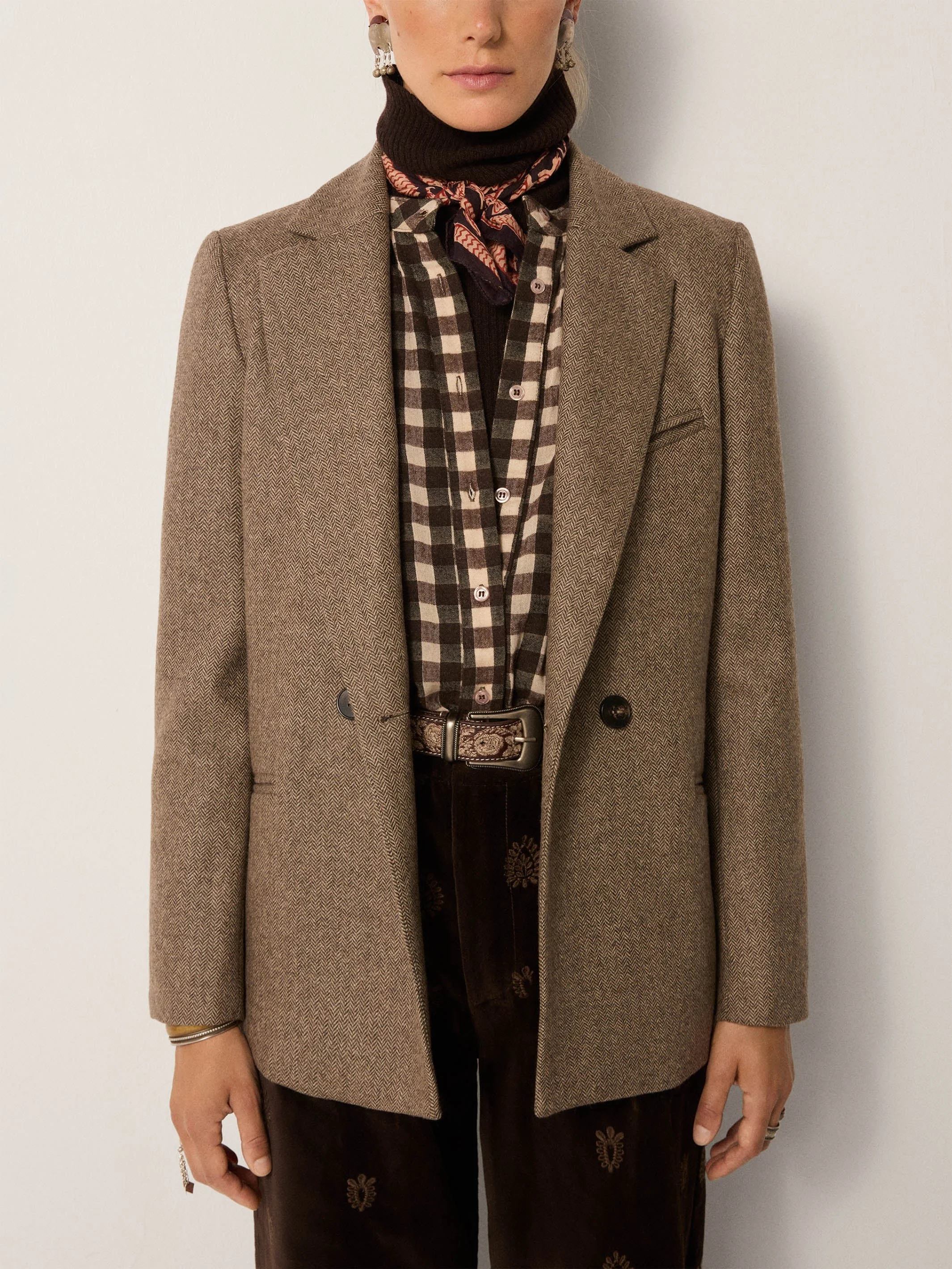 Maison-Hotel-Jackie-Blazer-Walnut-2-manon-bis.jpg