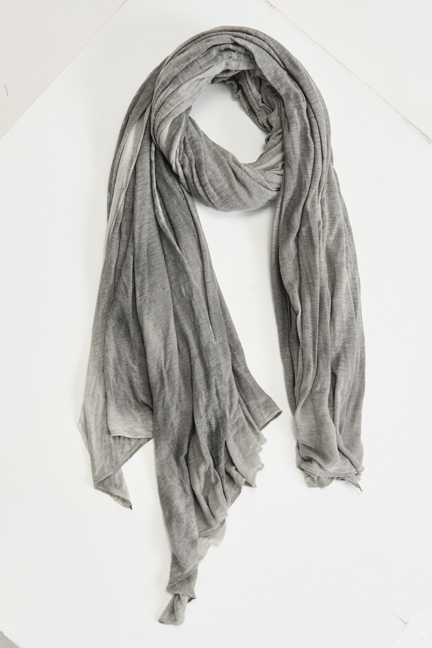 Transit-scarf-SCADTRB2002-12_grey-manon-bis.jpg