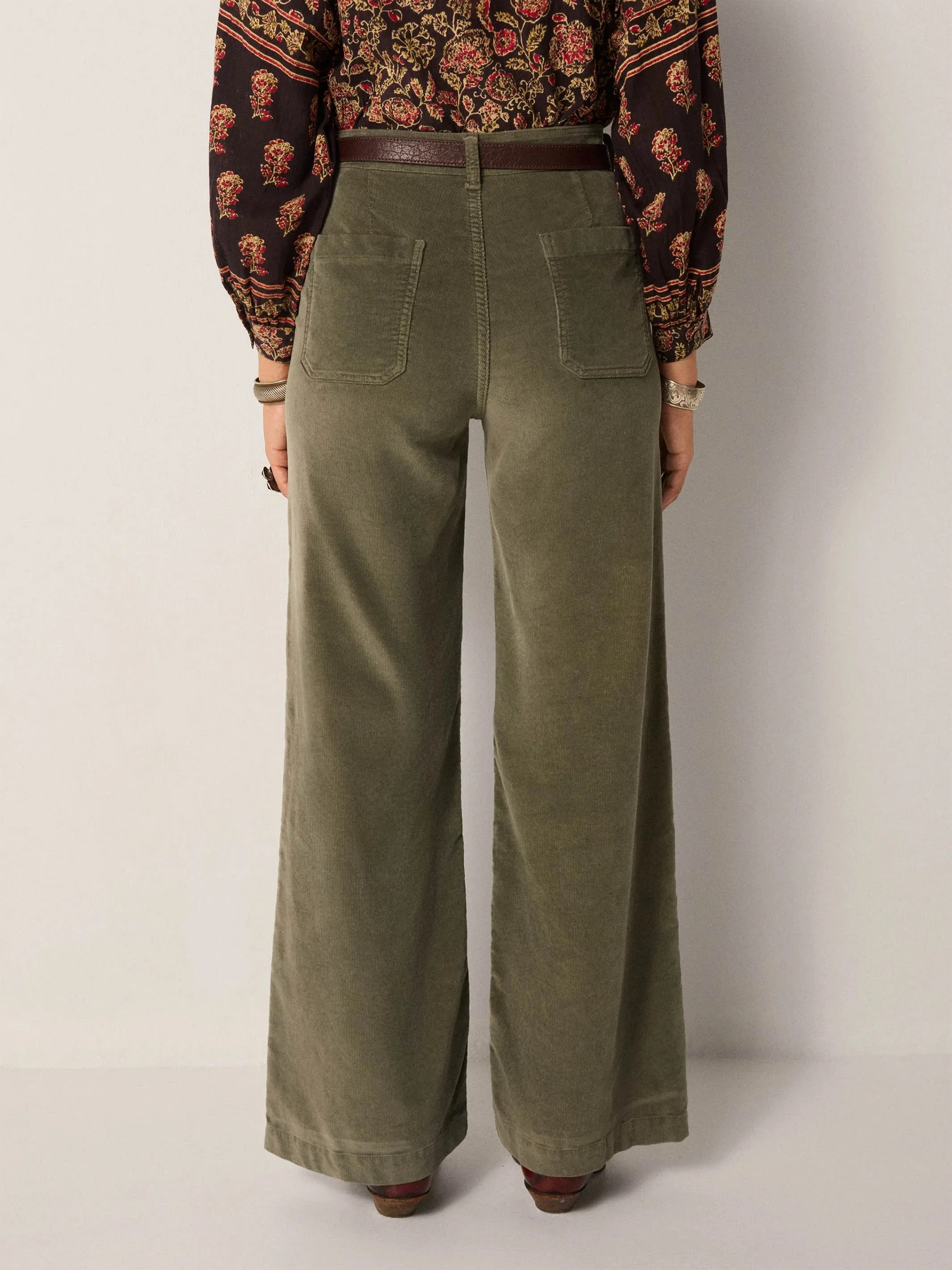 Maison-Hotel-Romeo-Pant-Moss-466-manon-bis.jpg
