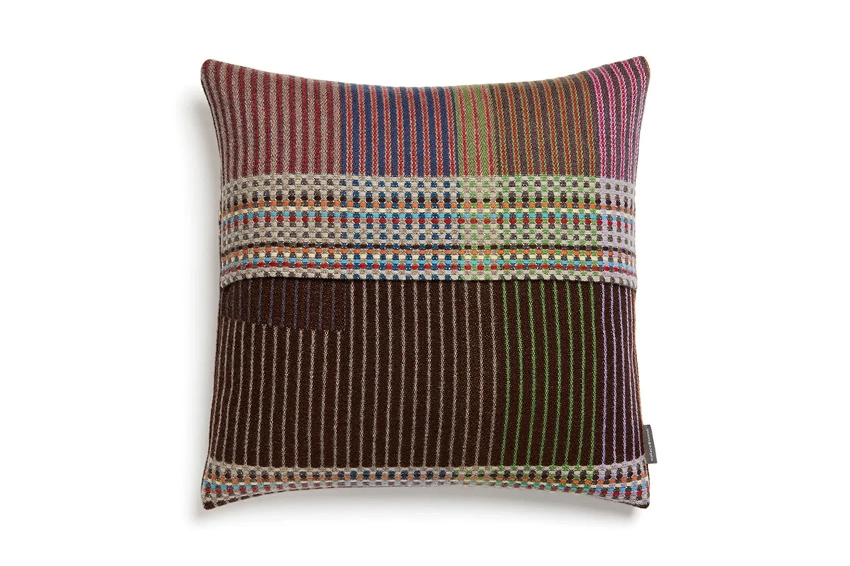 Wallace-Sewell-Cushion_Lambswool_Pinstripe-Sophia_6788-manon-bis.jpg