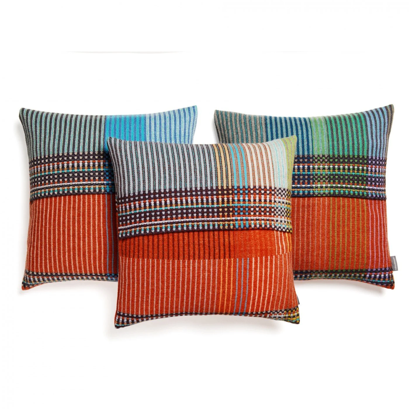 Wallace-Sewell-Ida-cushion-manon-bis.jpg