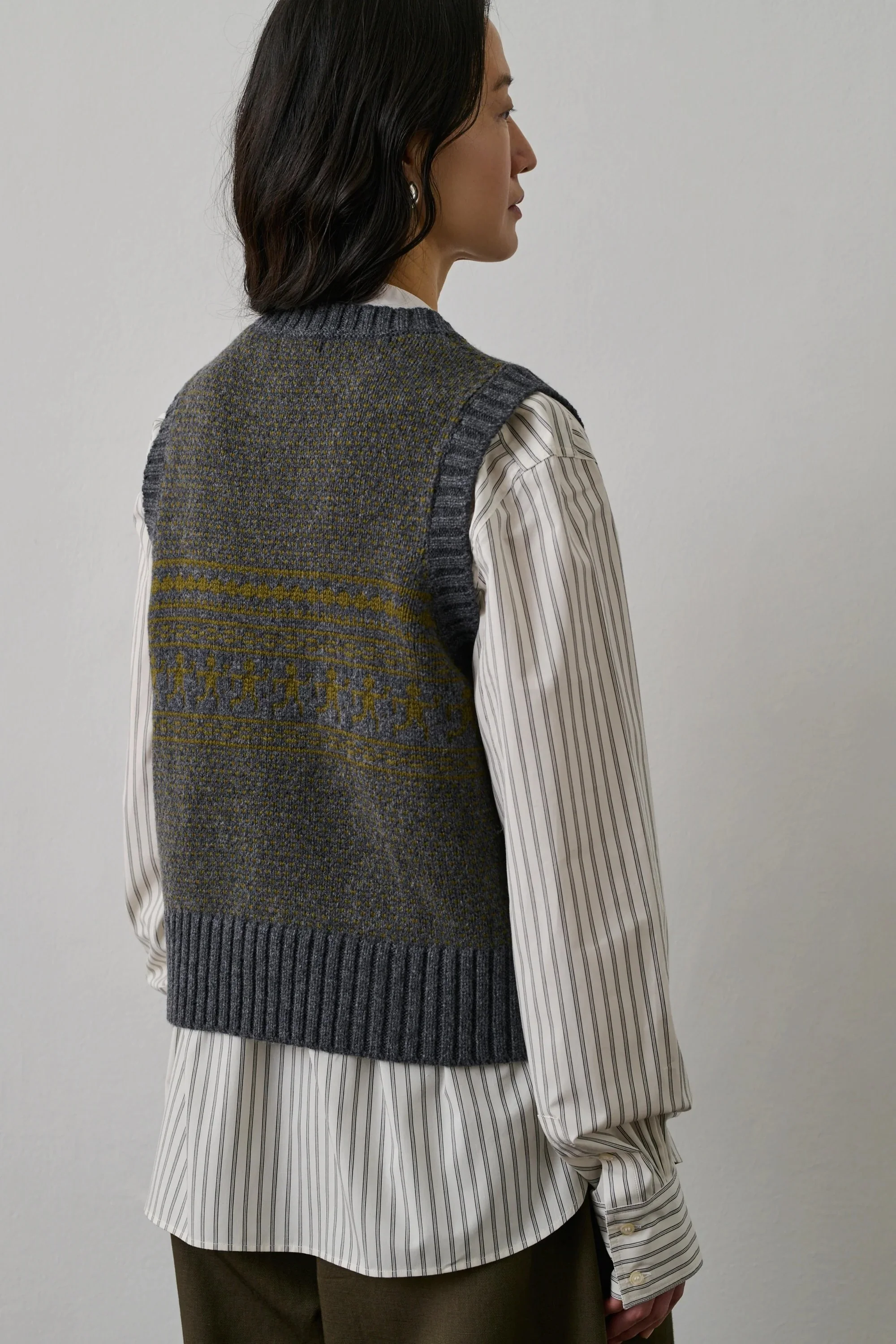 Soeur-namaste-vest-pullover-grey-olive-1-manon-bis.jpg