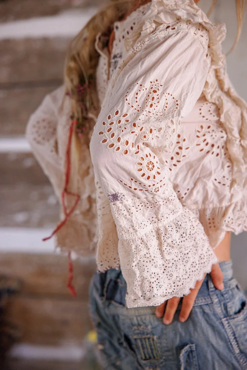 Magnolia_Pearl-Hermione-Eyelet-Blouse-Moonlight6-manon-bis.jpg