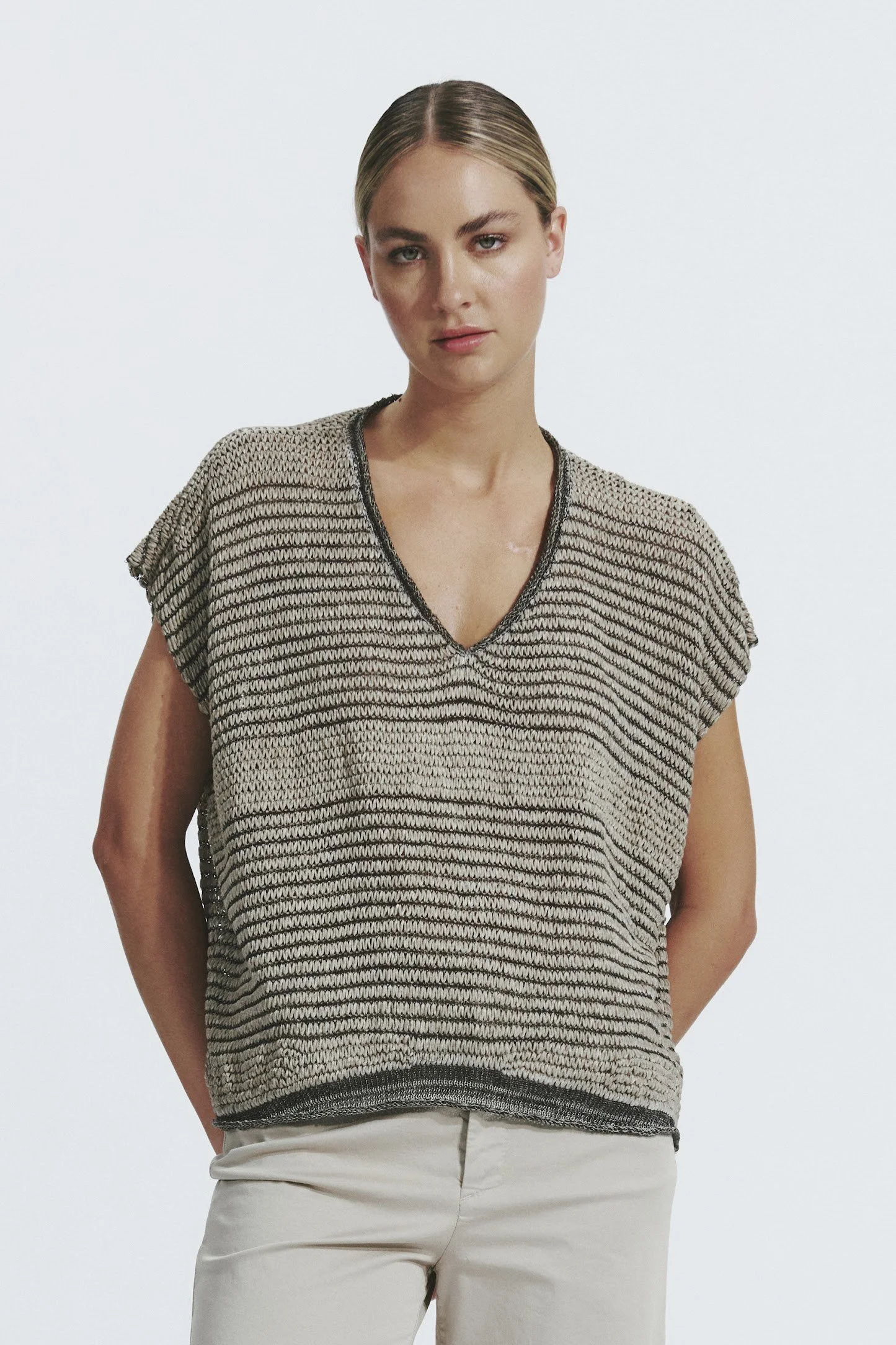 Transit-Knit-SS-Knit-with-treatmen-1t-manon-bis-CFDTRZ13481E-121_01_B.jpg