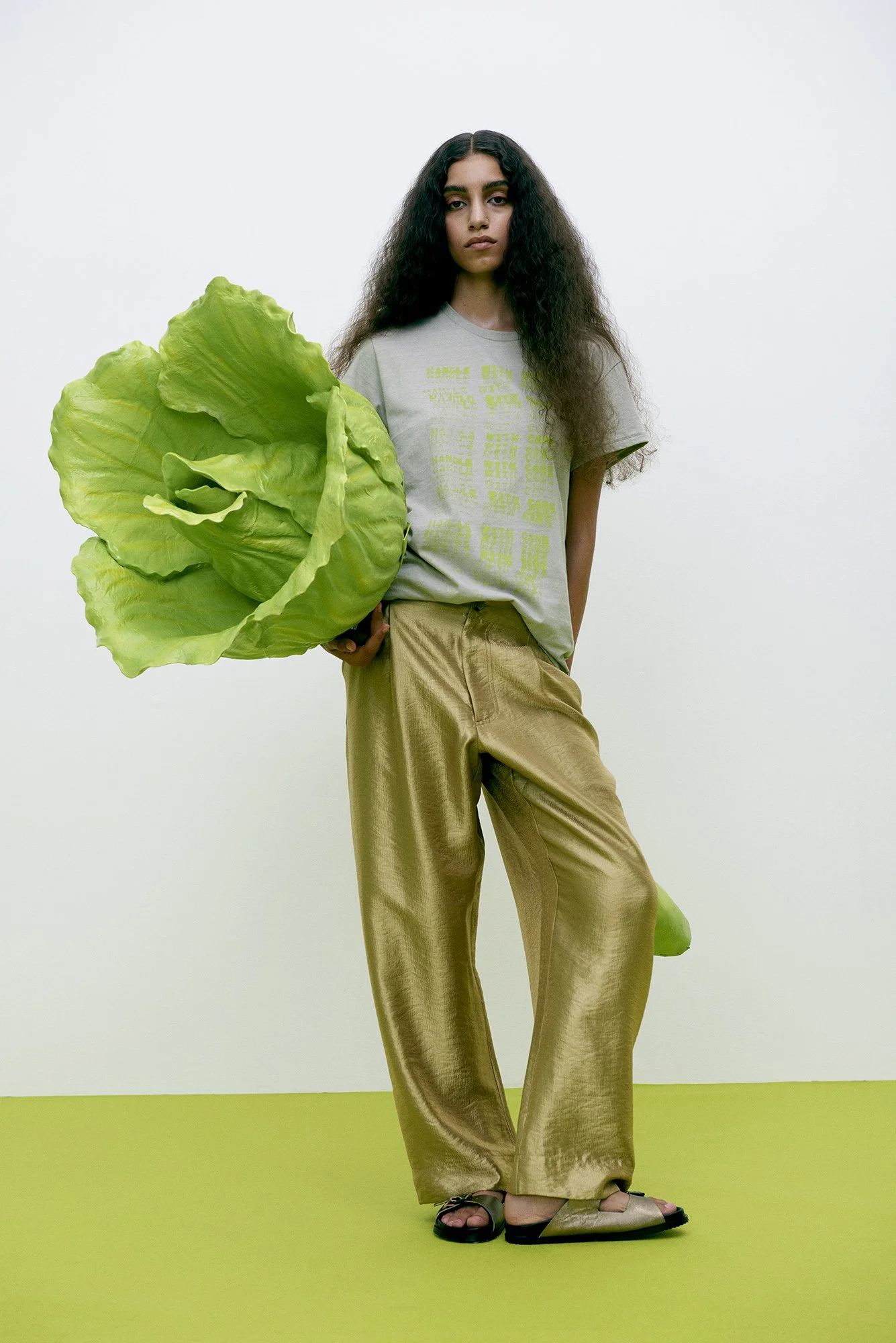 rabens-saloner-thalia-woven-gold-pants-57-manon-bis.jpg
