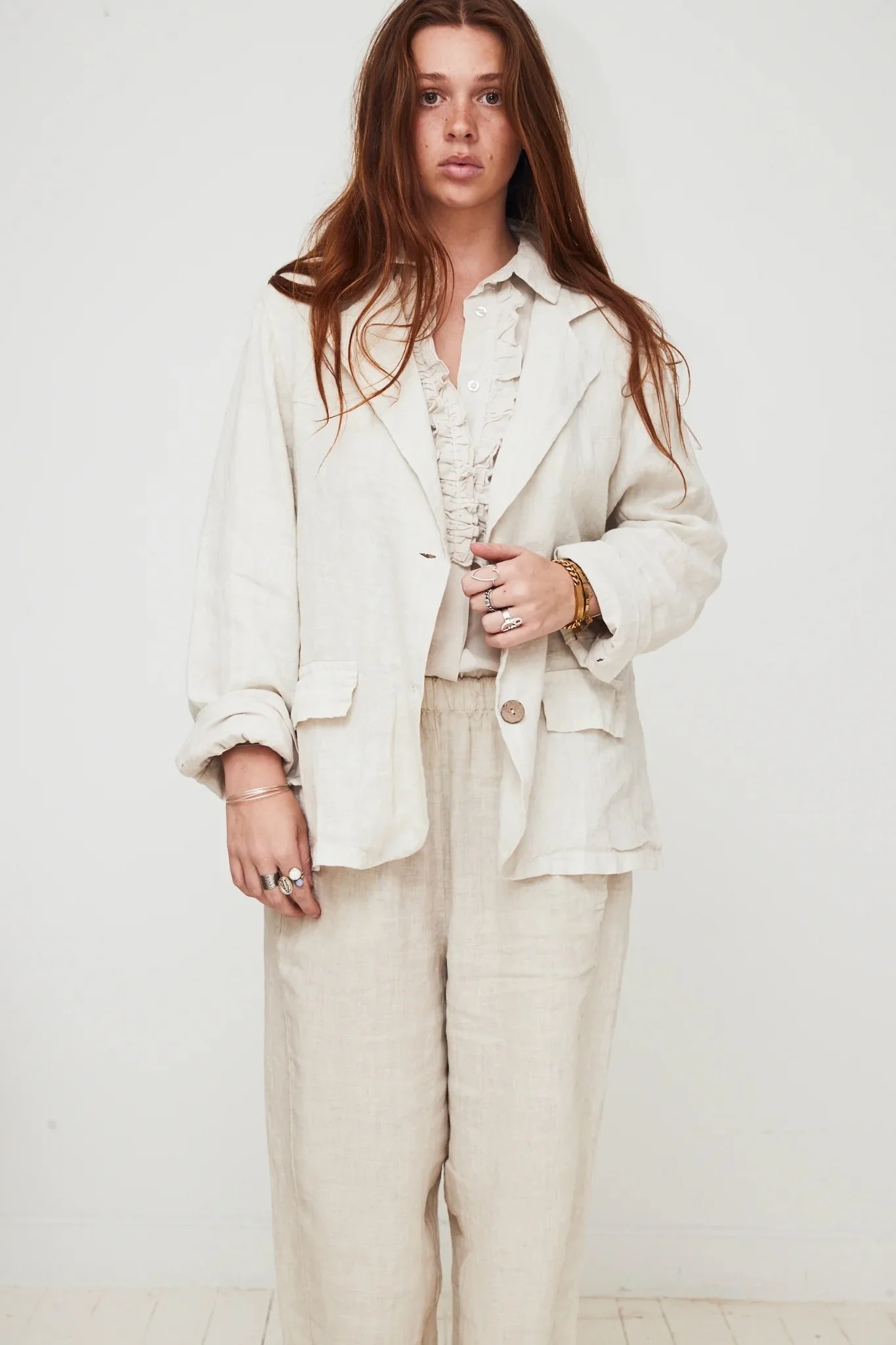 Mamapapa-grenoble-linen-blazer-beige-1-manon-bis.jpg