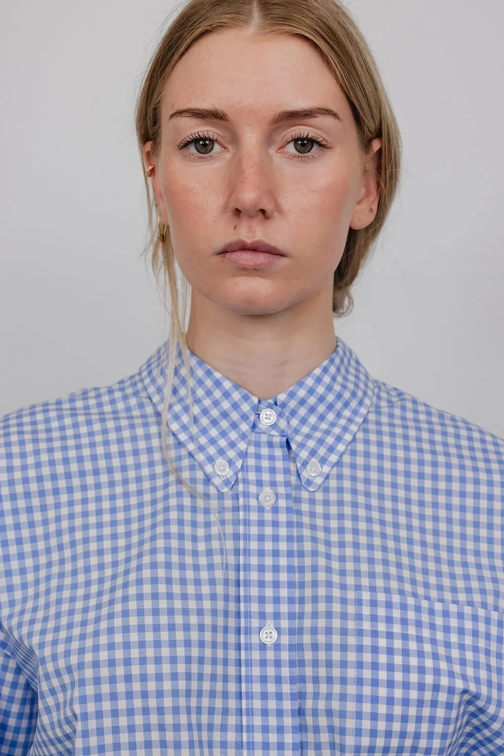vic-and-bert-elizabeth-shirt-gingham-light-blue-1-manon-bis.jpg