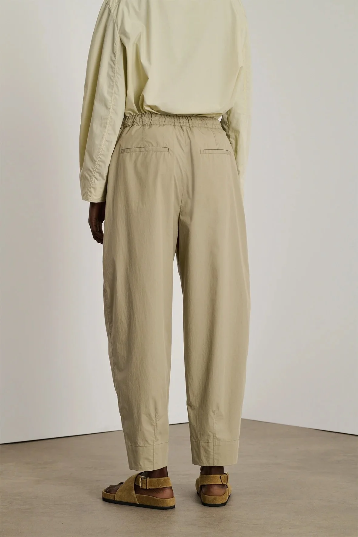 Soeur-Andreas-Trousers-Clay5-manon-bis.jpg