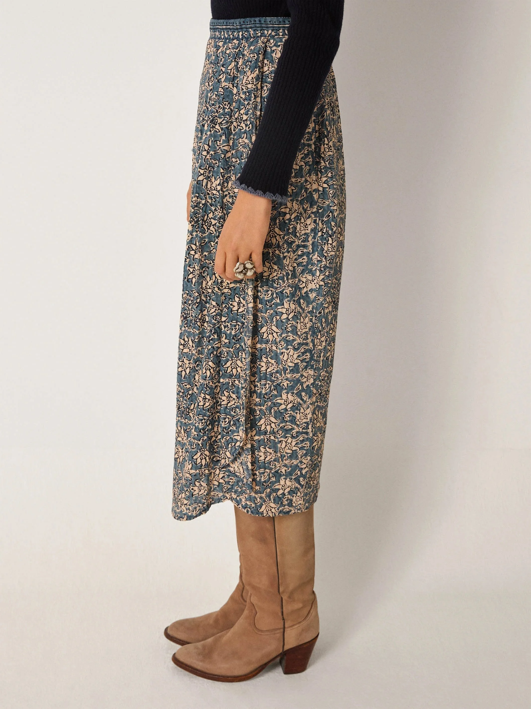 Maison-Hotel-Jess-Skirt-Blue-Lion-Teal-3-Manon-Bis.jpg