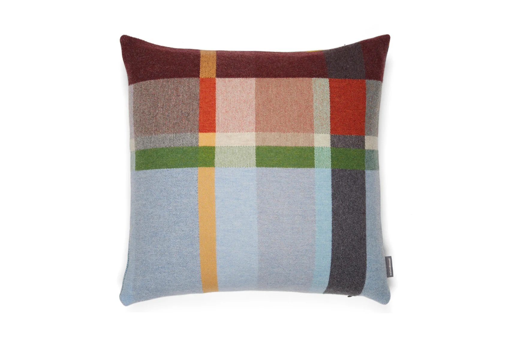 Wallace-Sewell-Feilden-cushion-1-manon-bis.jpg