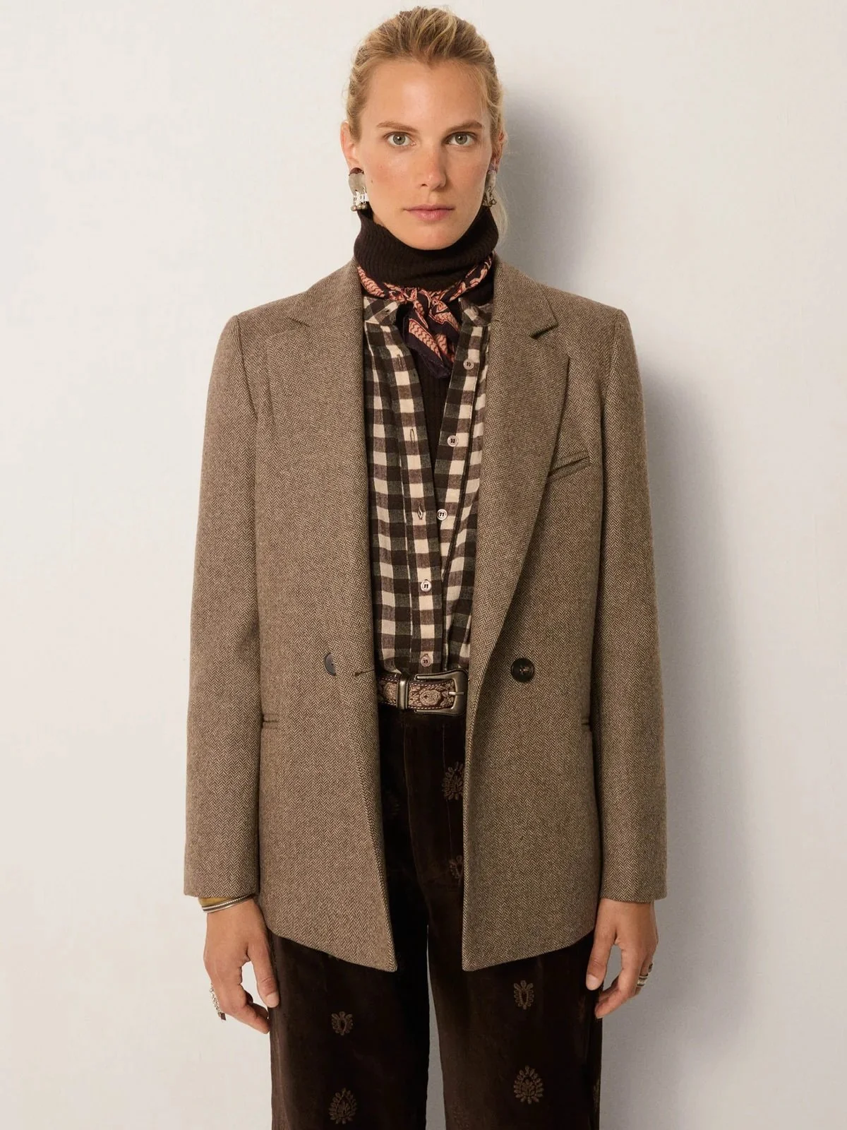 Maison-Hotel-Jackie-Blazer-Walnut-1-manon-bis.jpg