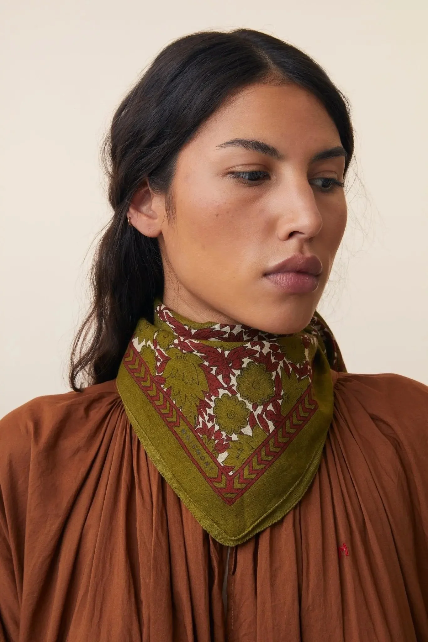 Moismont-no-680-scarf-khaki-manon-bis.jpg