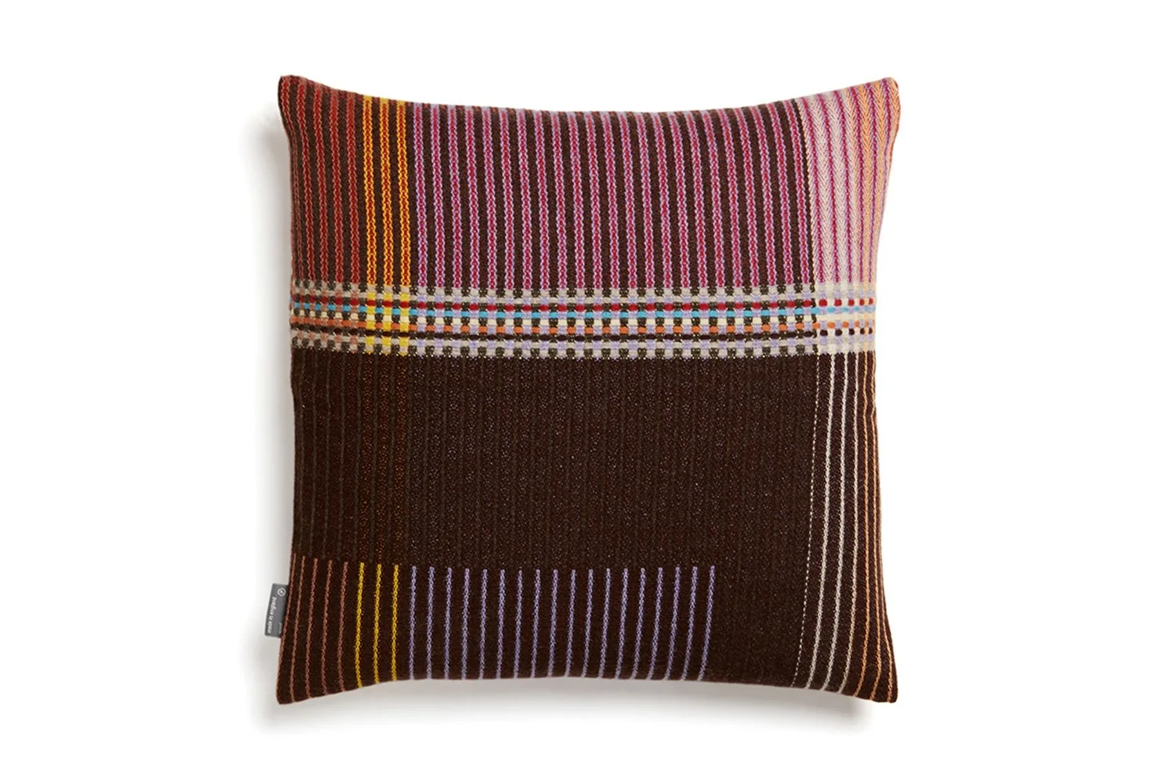Wallace-Sewell-Cushion_Lambswool_Pinstripe-Sophia_7-manon-bis.jpg