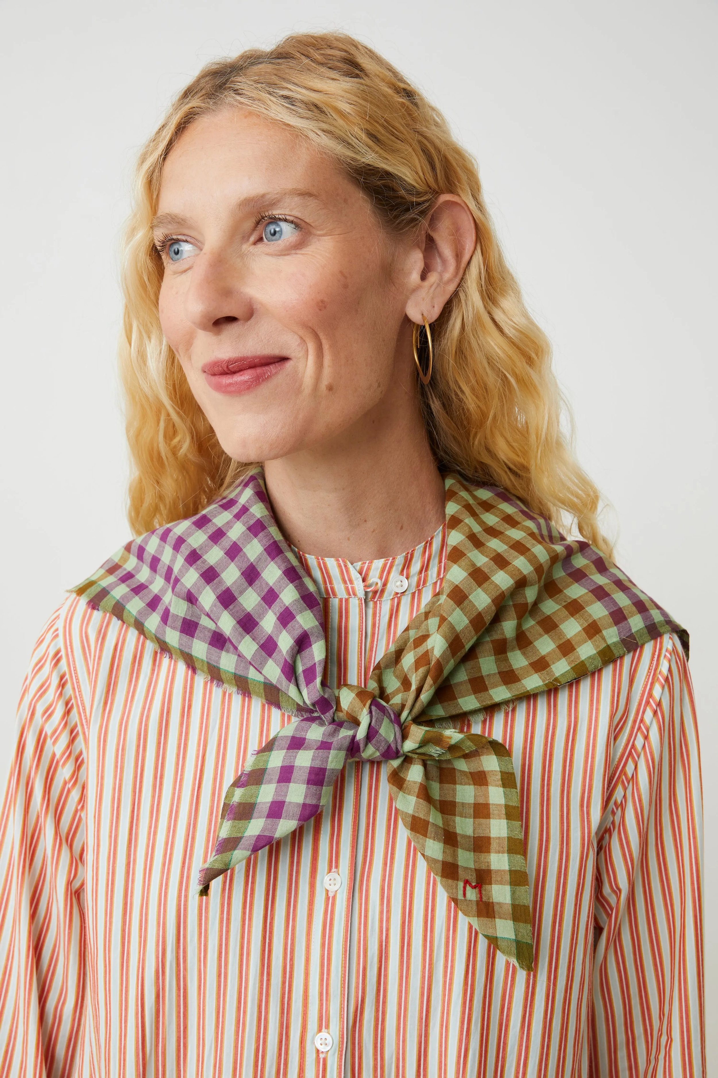 Moismont-poem-scarf-821-amazon-manon-bis.jpg