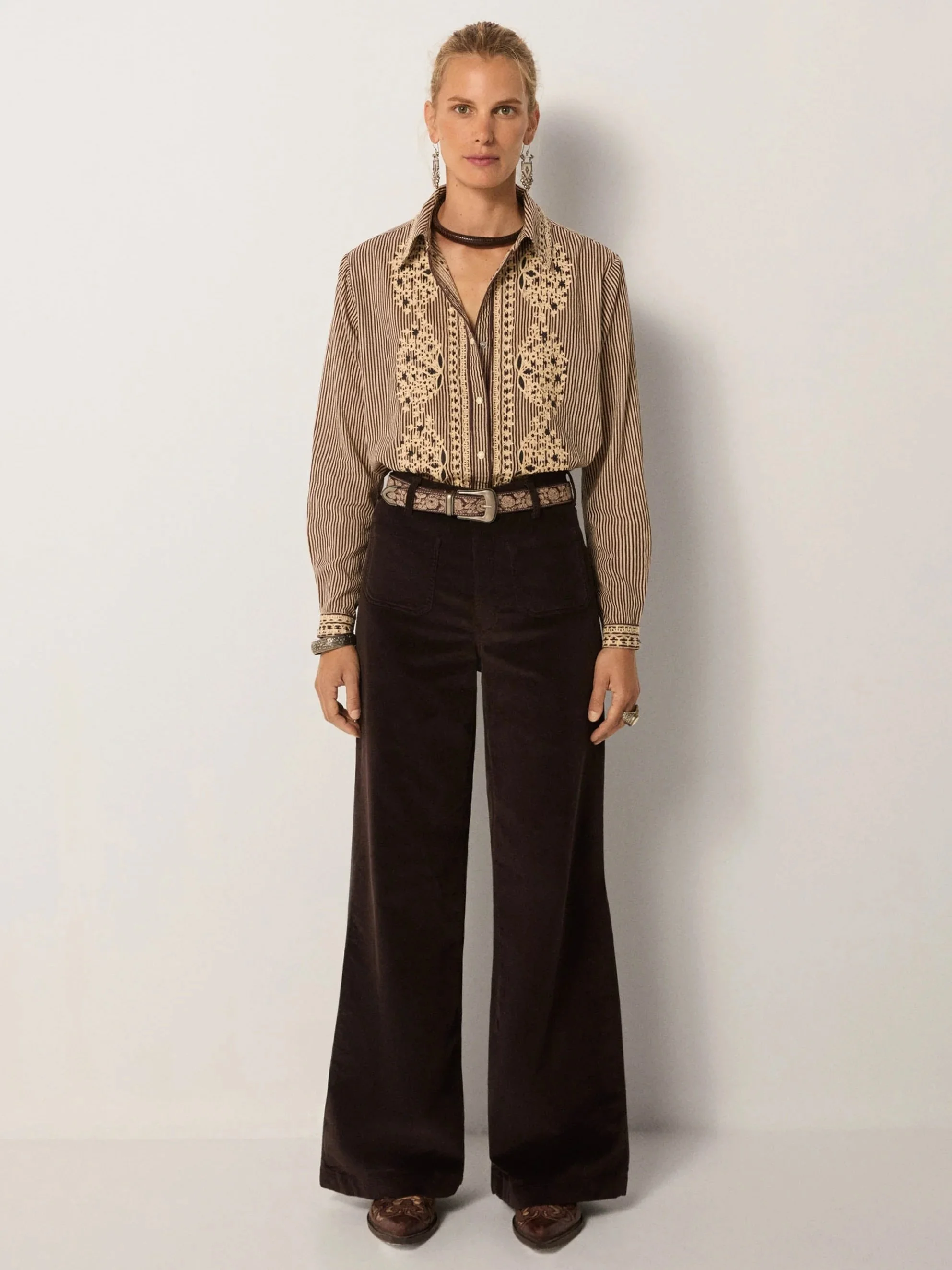 Maison-Hotel-Romeo_pant-Montesco-Mud-manon-bis.jpg