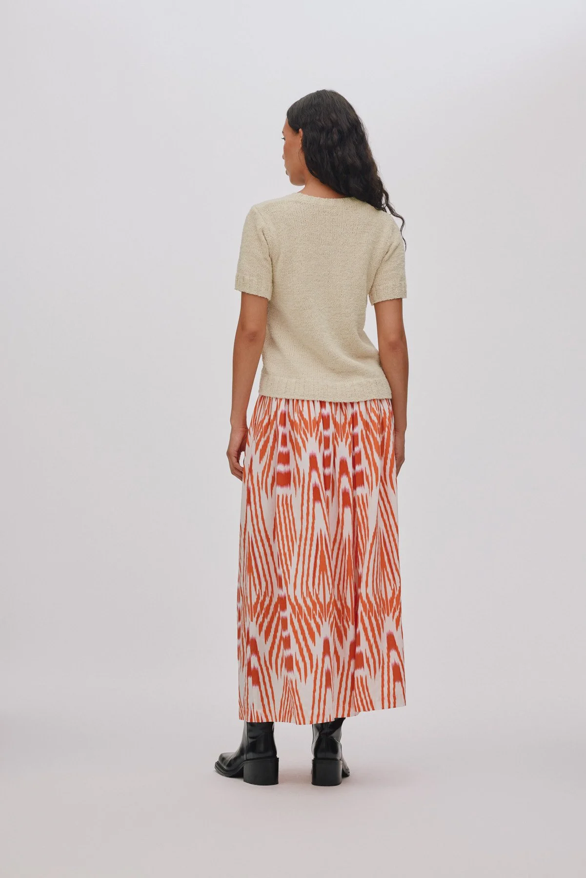 Rabens-saloner-elka-towelling-tshirt-sand-manon-bis.jpg