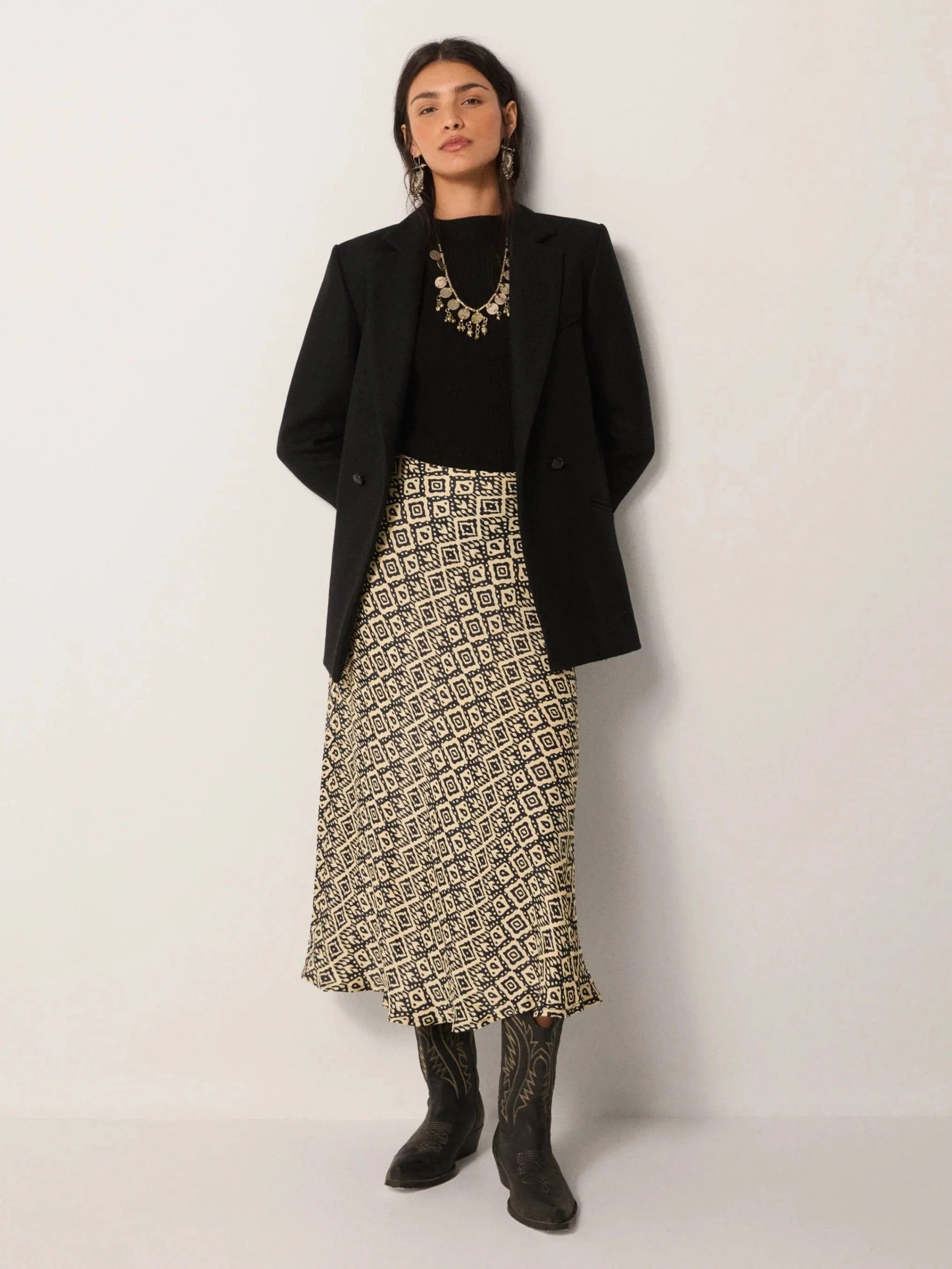 Maison-Hotel-Irene-Skirt-Vanilla-Ice-5-Manon-Bis.jpg