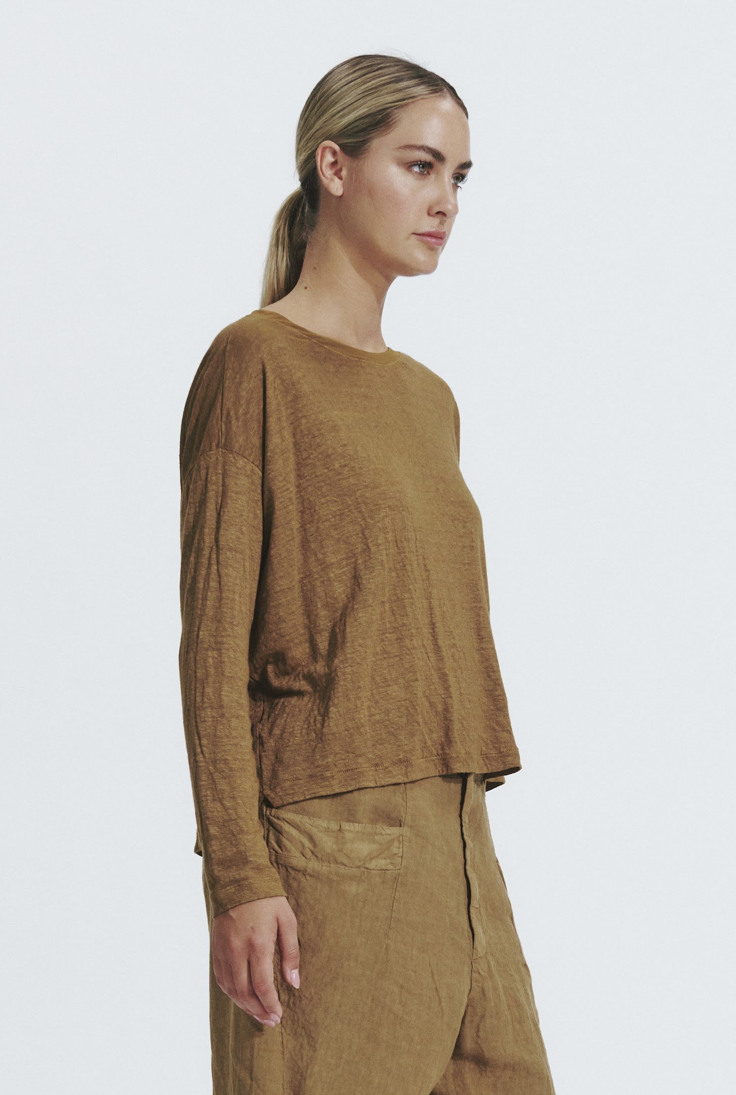 Transit-Linen-Button-Back-Tee-manon-bis-2-CFDTRZK202-03_01_B.jpg