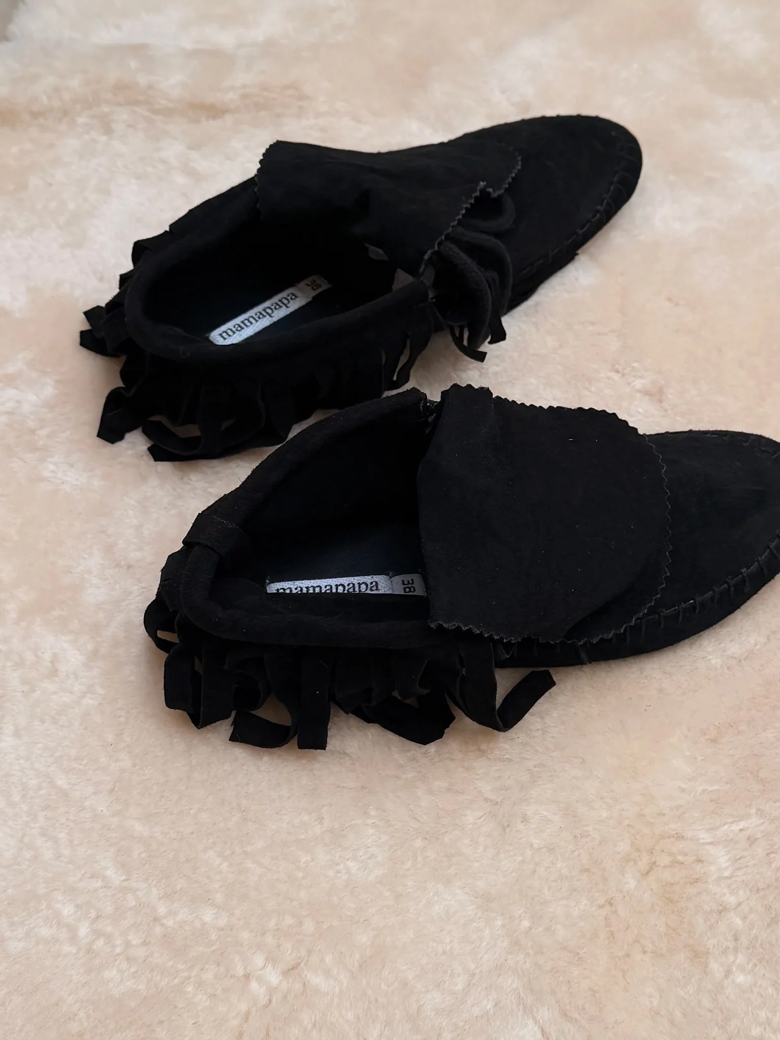 mamapapa-suede-fringe-moccasin-black-leather-1-manon-bis.jpg