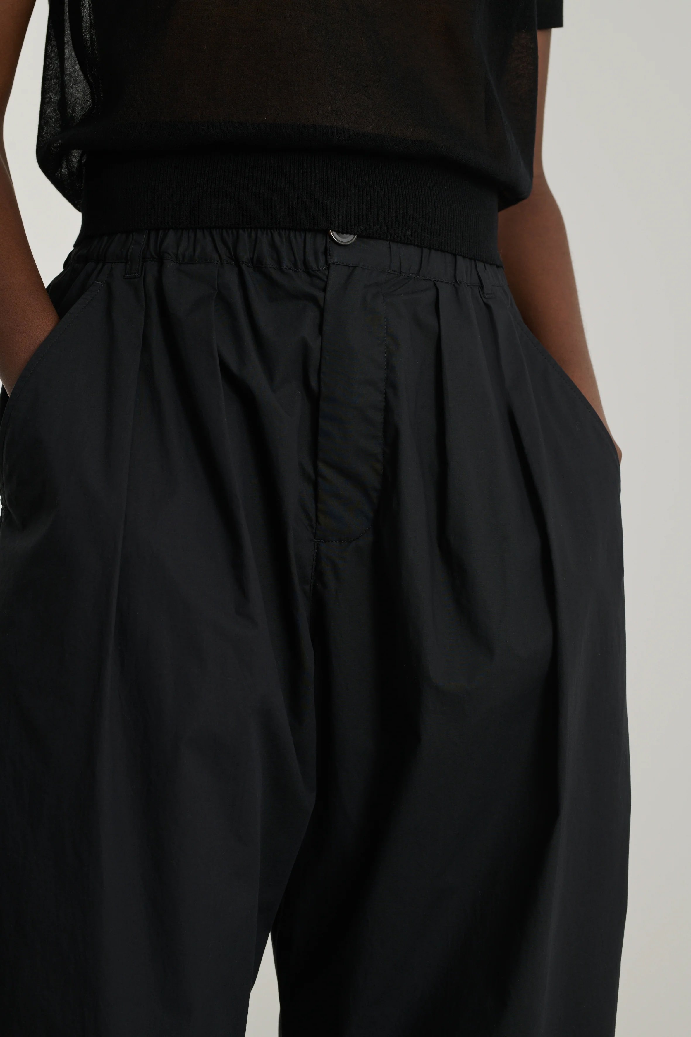 Soeur-Vernon-Trousers-Black5-Manon-Bis.jpg