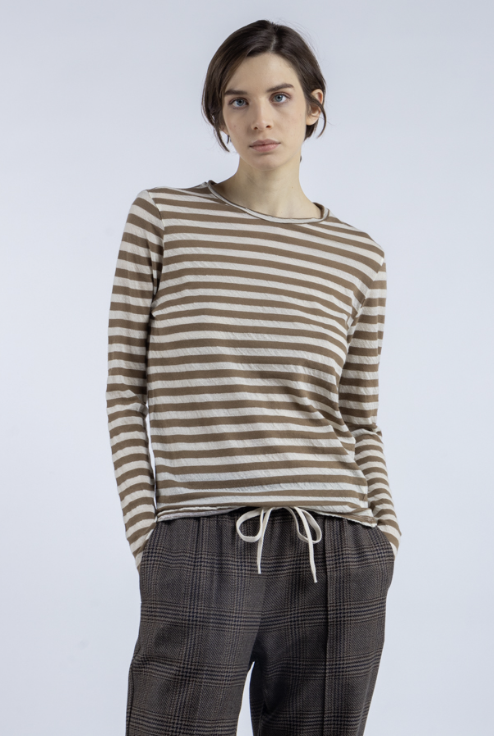 Phisique-du-role-25W192plain-round-neck-tshirt-cotton-wool-dyed-bottom3-manon-bis.jpg.png