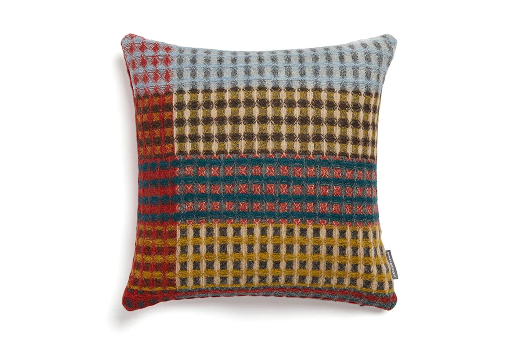 Wallace-Sewell-hampstead-waffle-cushion-3-manon-bis.jpg