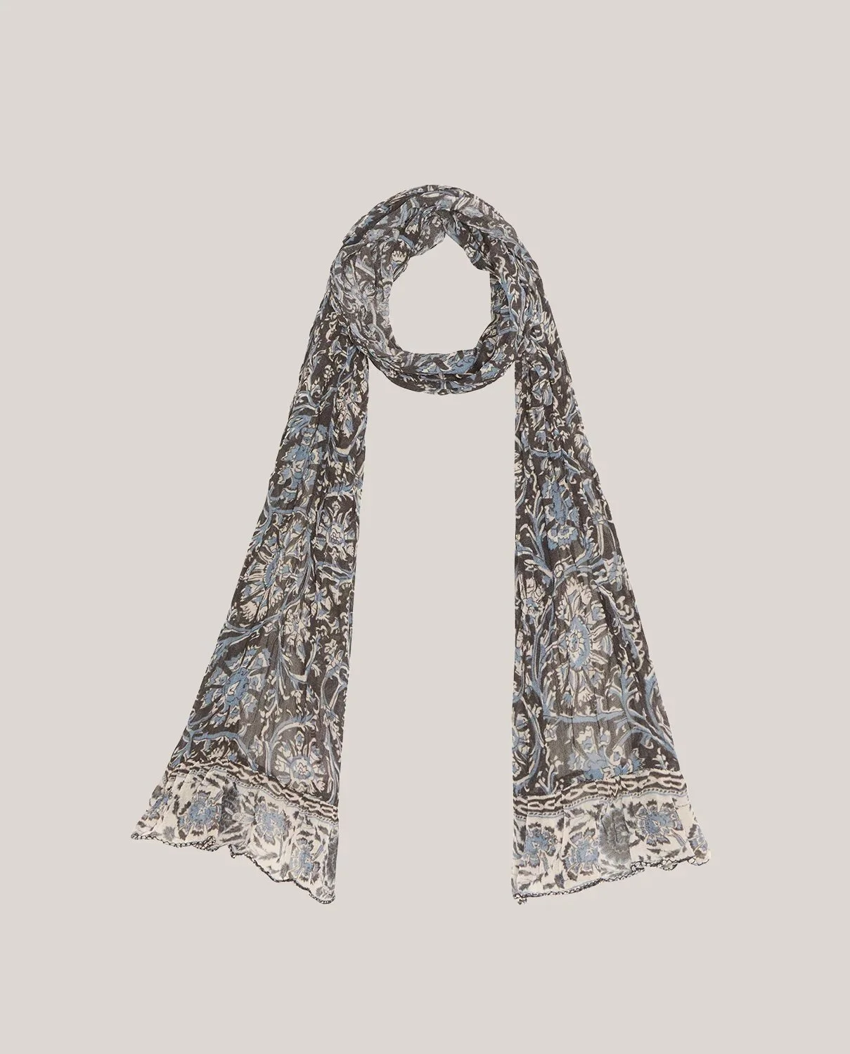 maison-hotel-claude-scarf-blue-orchid-2-manon-bis.jpg
