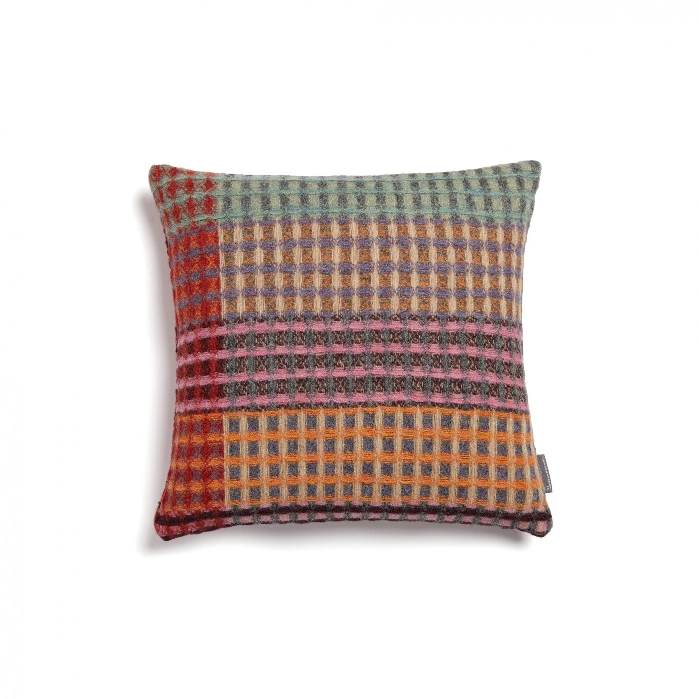 wallace-sewell-shetland-kew-cushion1-manon-bis.jpg