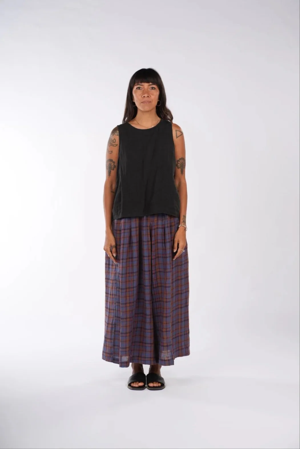 montaigne-french-linen-culottes-in-check-blue-brown2-manon-bis.jpg .jpg