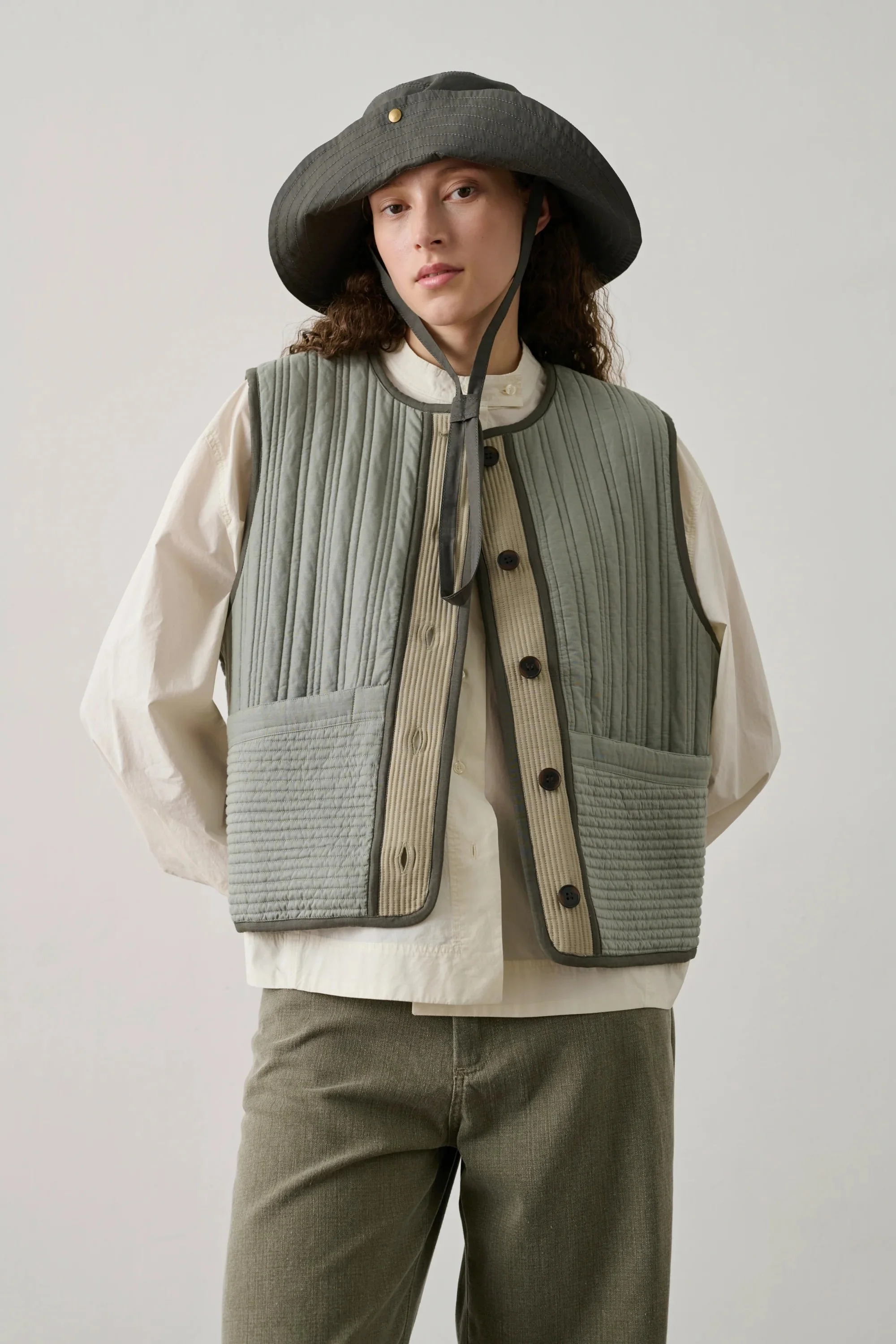 soeur-isaho-hat-charcoal-grey-manon-bis.jpg