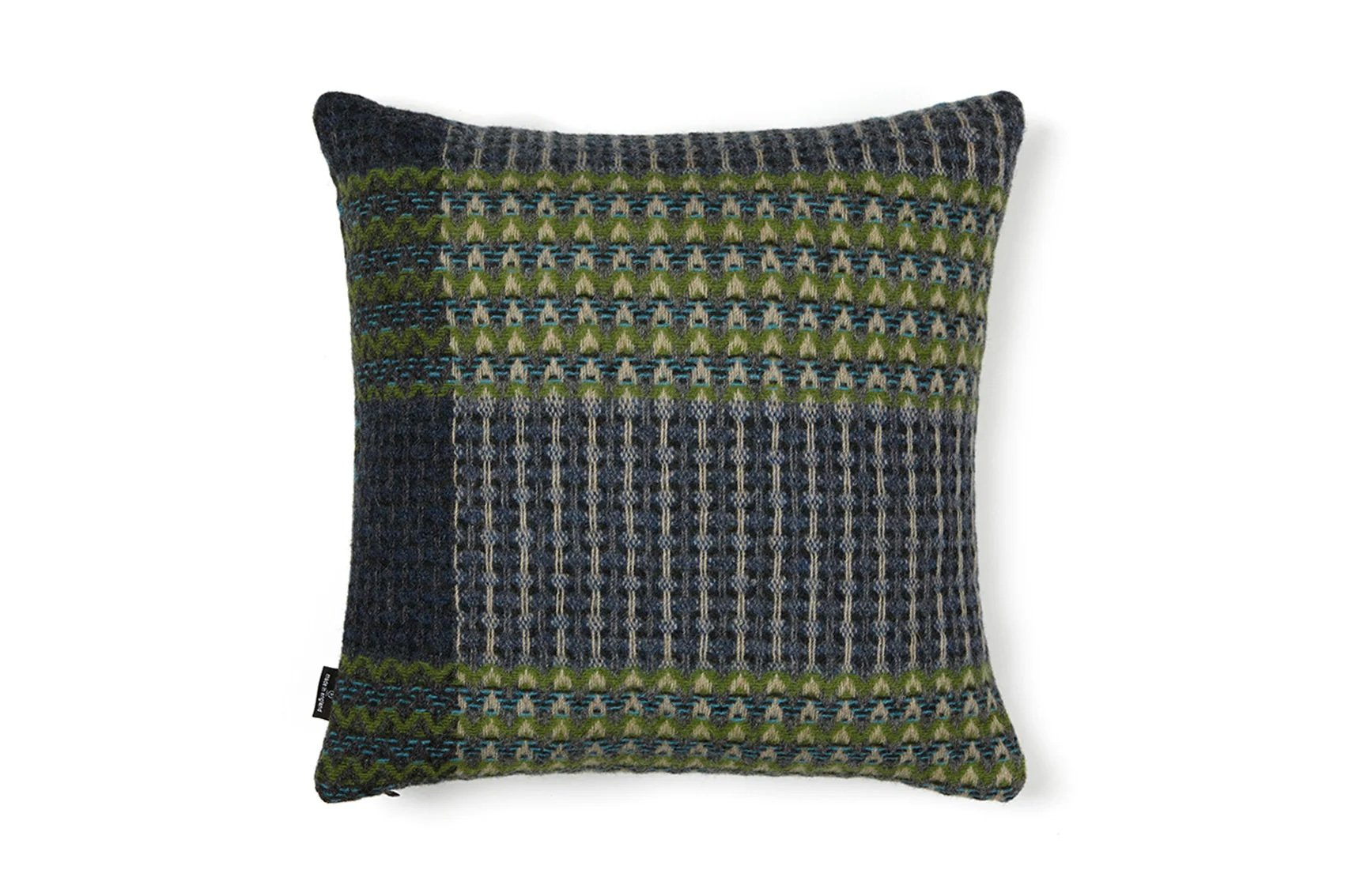 Wallace-Sewell-Ripple-Shetland-Cushion-Everglade-2-manon-bis.jpg