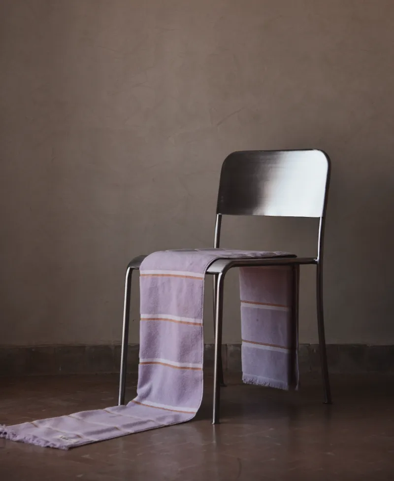 Kobn-Lilac-Towel_manon-bis3.png