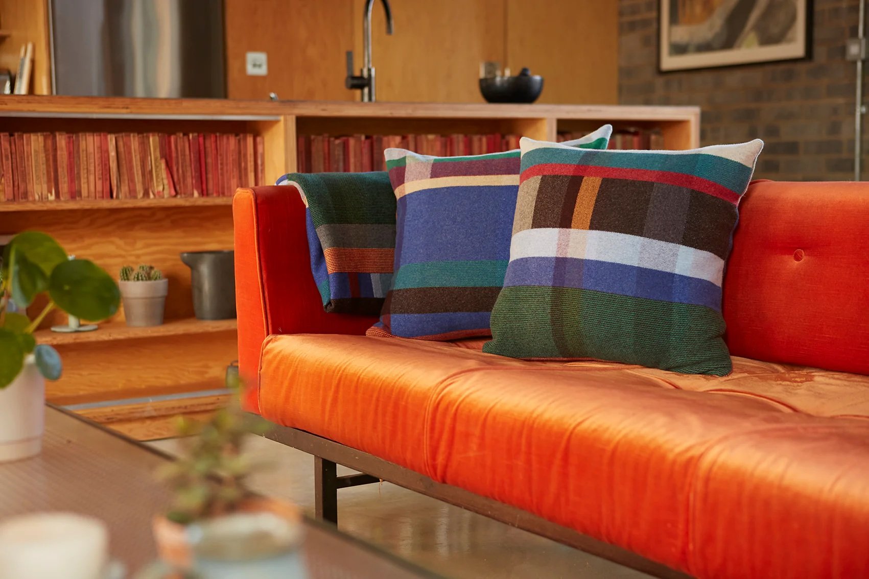 Wallace-Sewell-Cushion_Block_Antoni_7-manon-bis.jpg