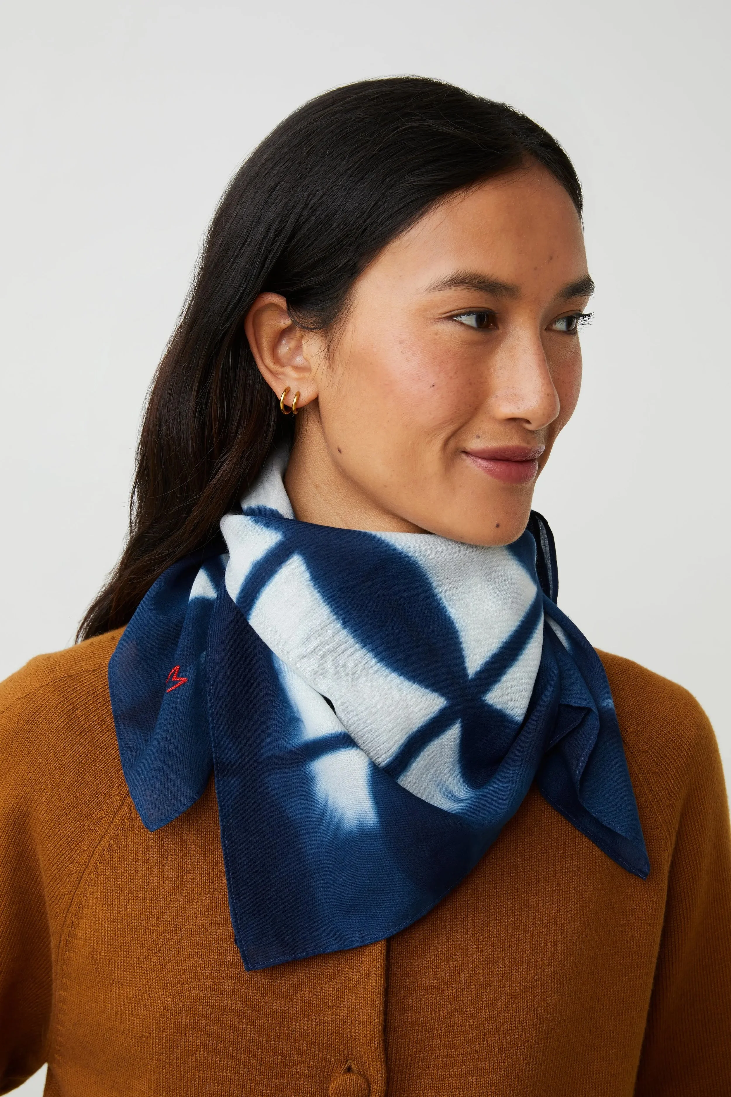 Moismont-pie-scarf-766-ink-1-manon-bis.jpg