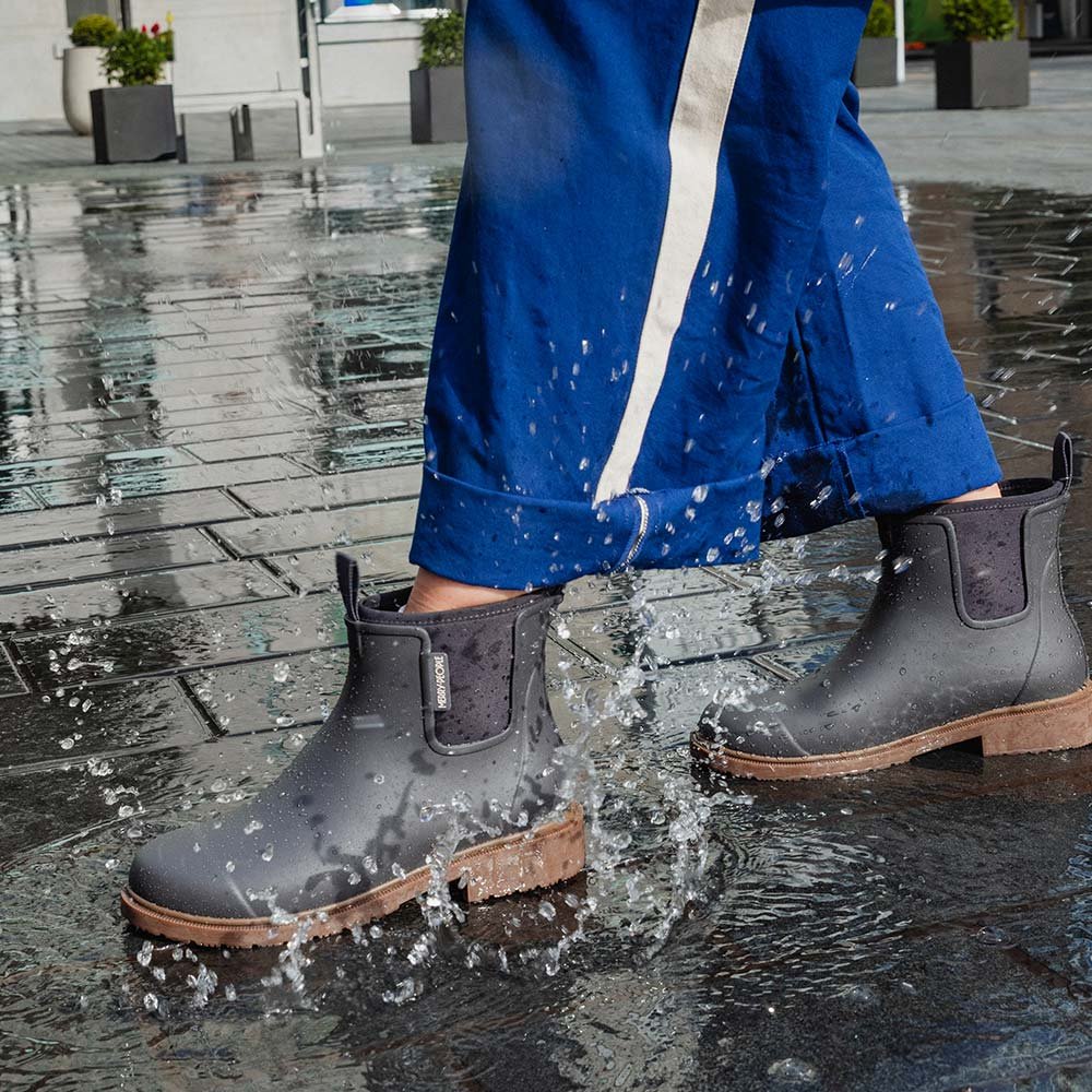 Manon bis Melbourne Merry People Bobbi Gumboots Charcoal