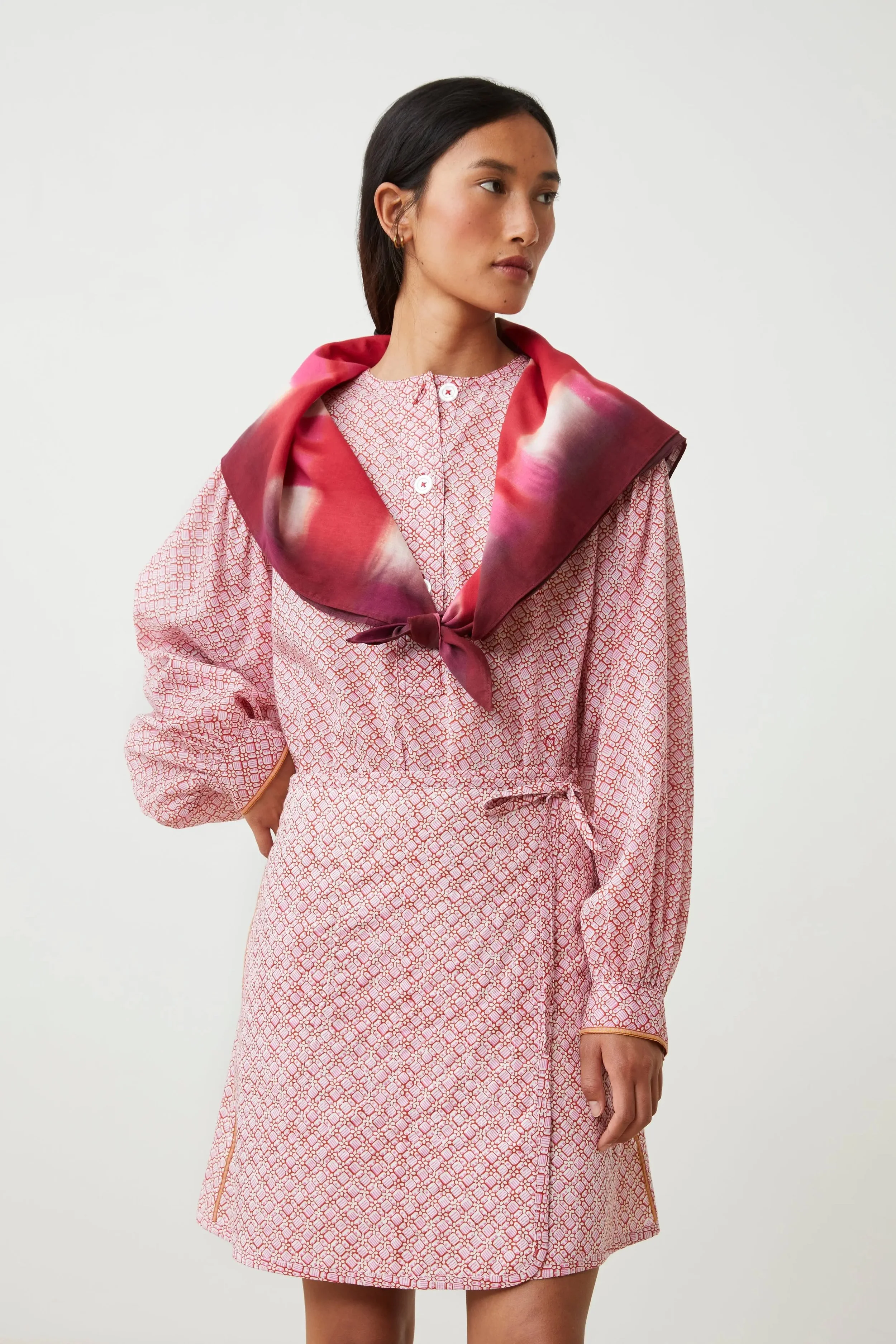 moismont-yoko-scarf-822-pop-pink-6-manon-bis.jpg