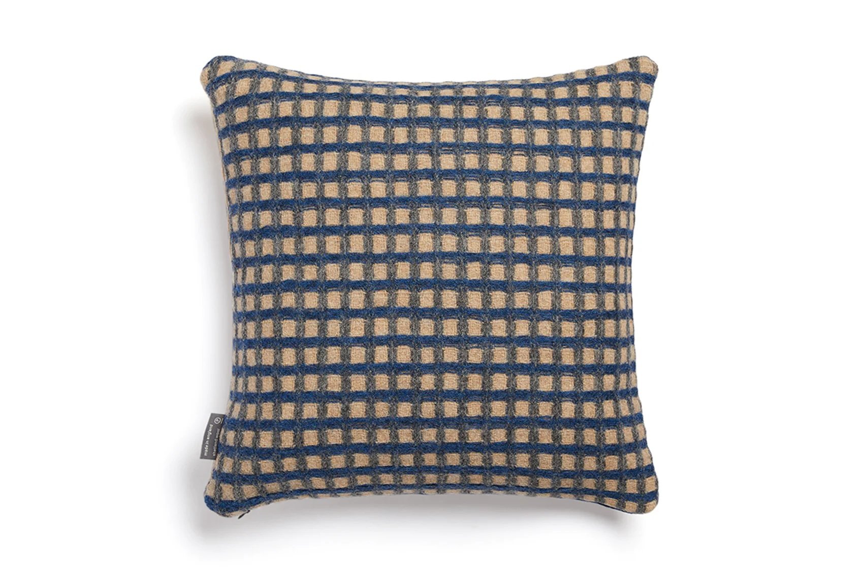 Wallace-Sewell-regent-cushion-waffle--7manon-bis.jpg