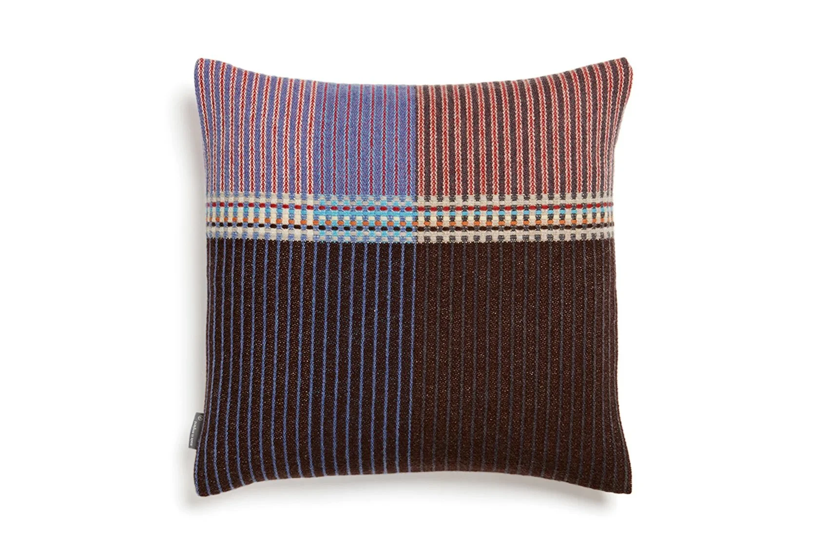 Wallace-Sewell-Cushion_Lambswool_Pinstripe-Sophia_56-manon-bis.jpg