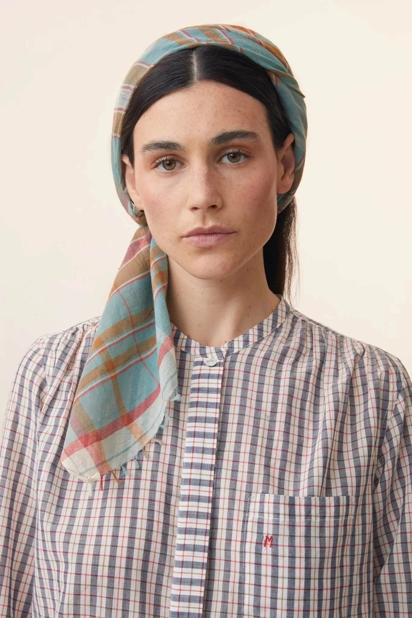 Moismont-no-768-natural-scarf-1-manon-bis.jpg