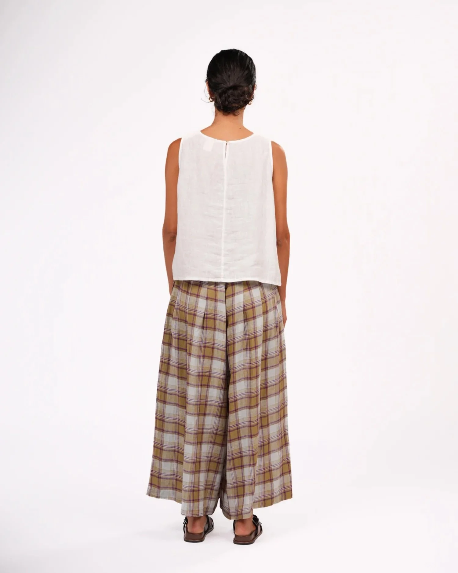 montaigne-french-linen-culottes-in-pistachio-check-4-manon-bis.jpg .jpg