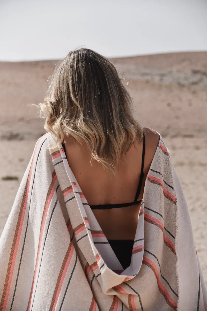 Kobn-Sand-Towel_manon-bis3.png